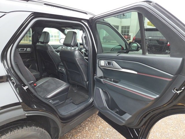 Certified 2025 Ford Explorer ST image 41