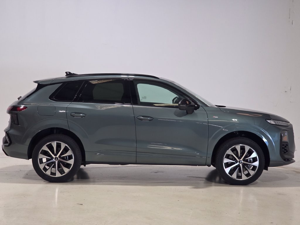 New 2026 Audi Q3 quattro 2.0T AWD/4WD image 4