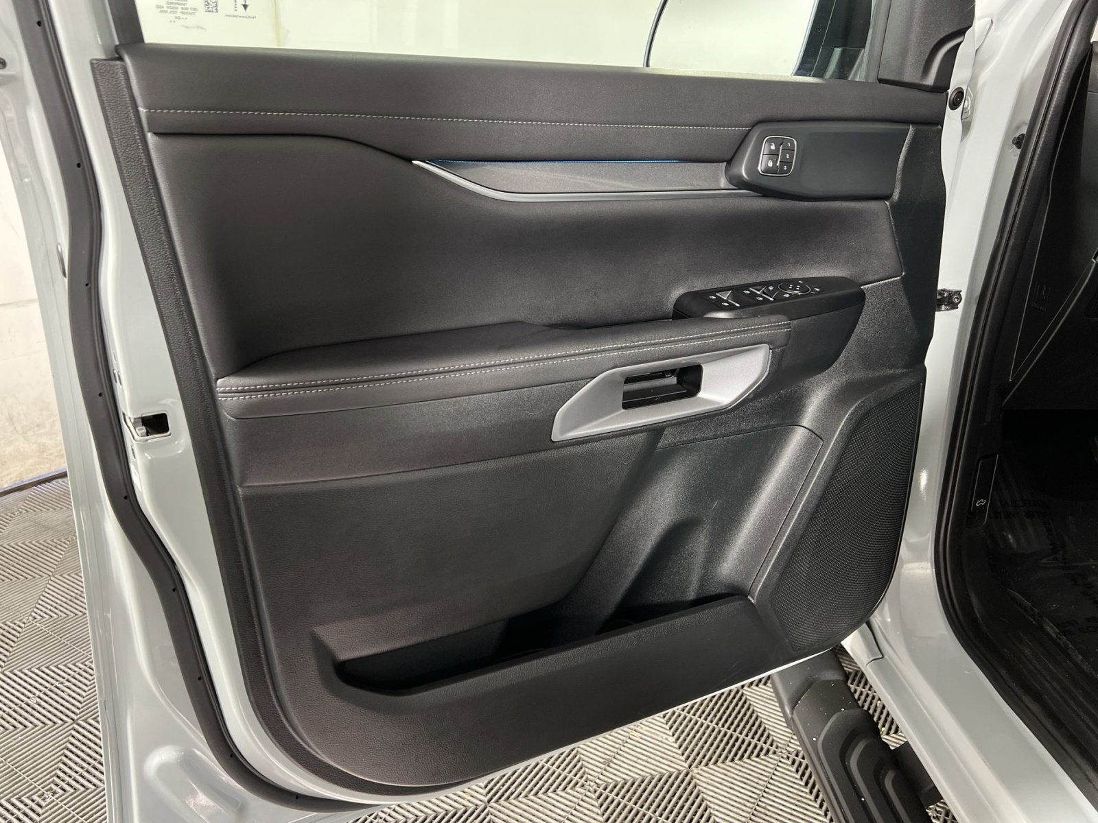 Used 2024 Ford Ranger Lariat w/ FX4 Off-Road Package image 14