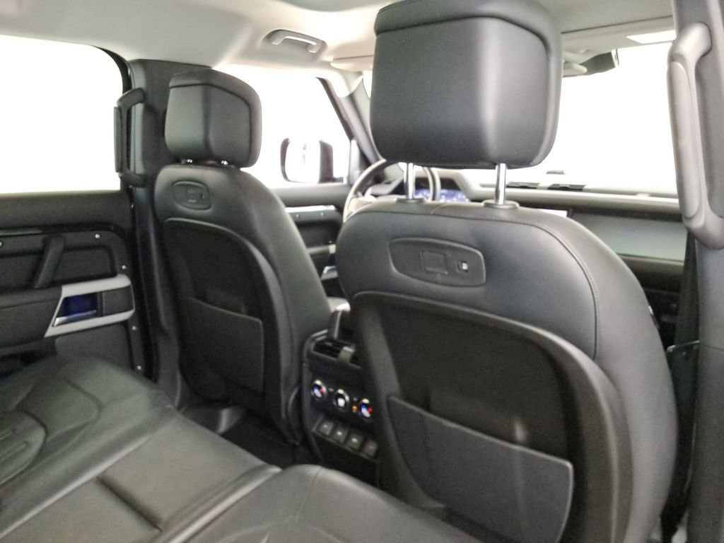 Used 2020 Land Rover Defender 110 HSE image 19