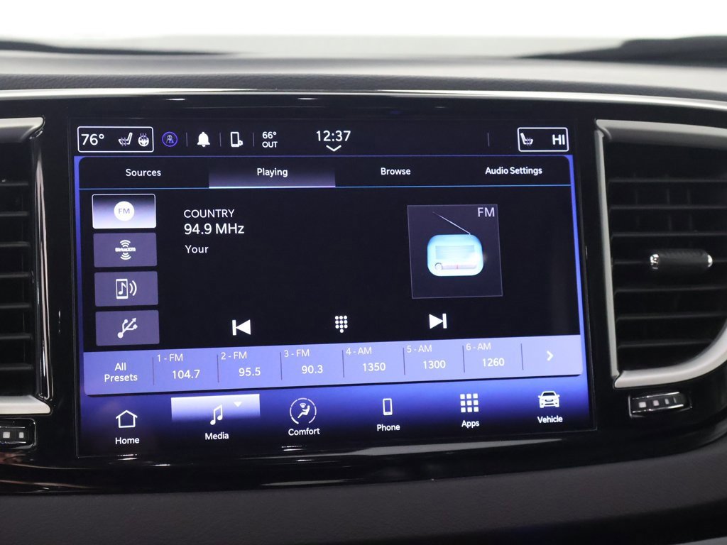 Used 2024 Chrysler Pacifica Touring-L image 46