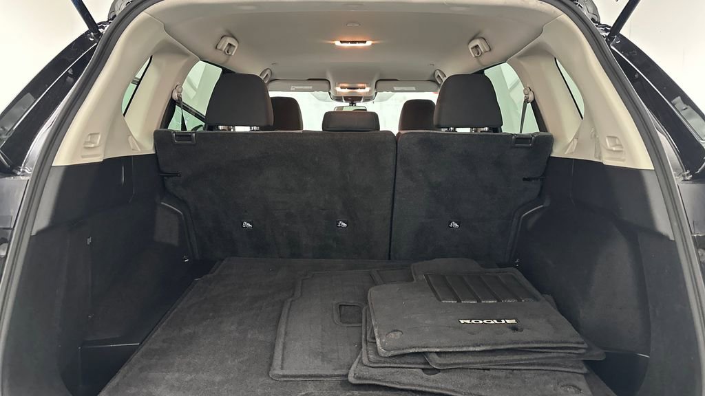 Used 2022 Nissan Rogue S image 12