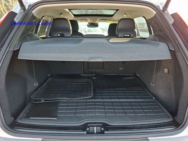 Certified 2023 Volvo XC40 B5 Plus w/ Driver Assist Package image 30