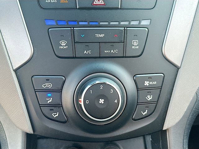 Used 2016 Hyundai Santa Fe SE image 16