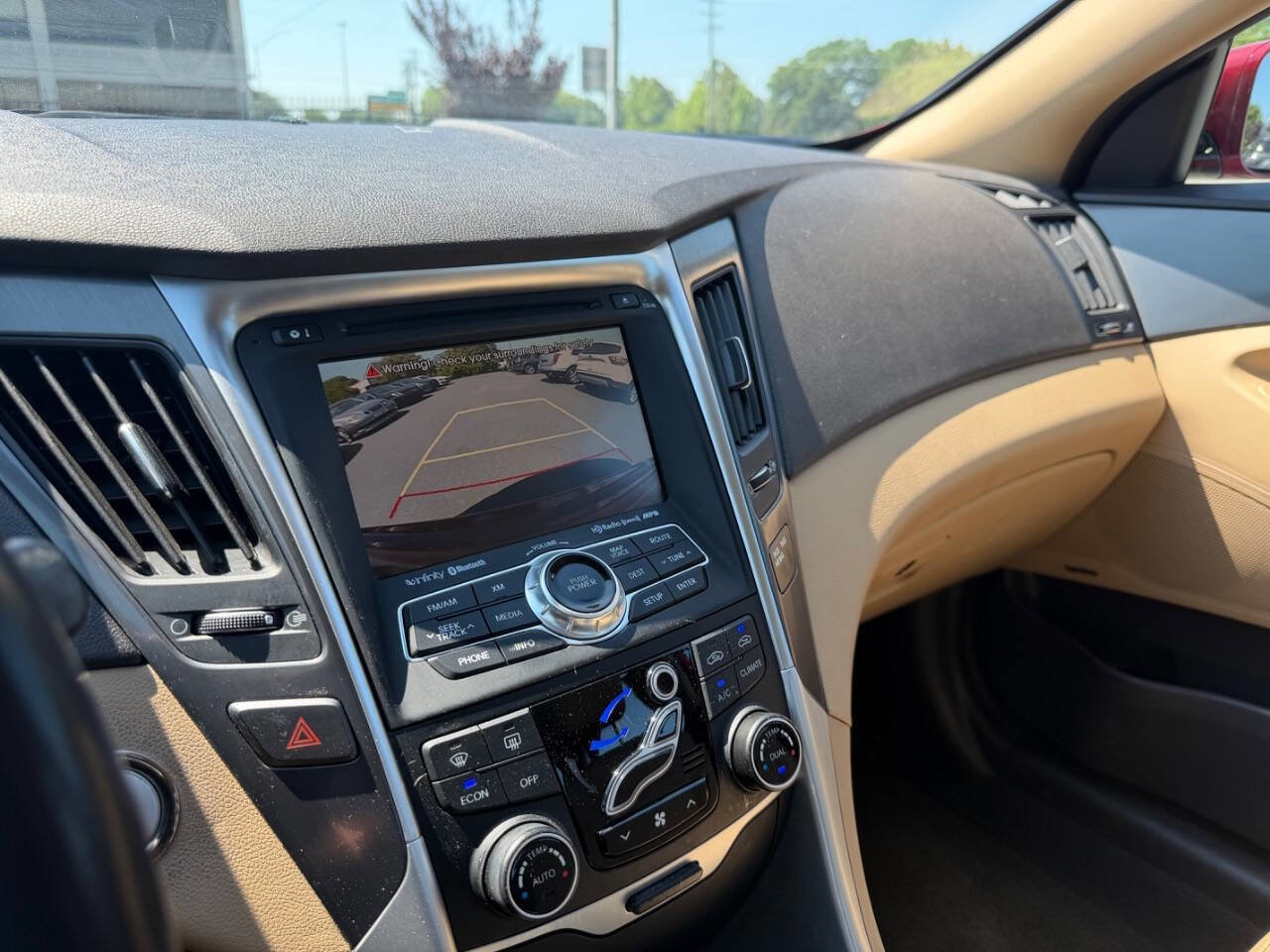 Used 2015 Hyundai Sonata Limited w/ Option Group 02 FWD image 18