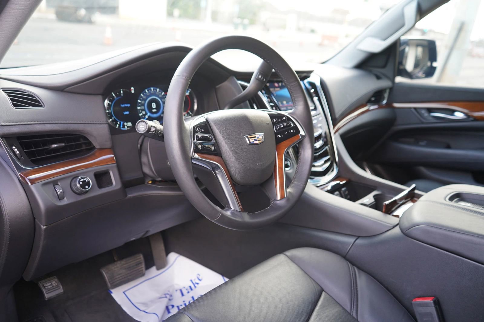 Used 2016 Cadillac Escalade 2WD image 8