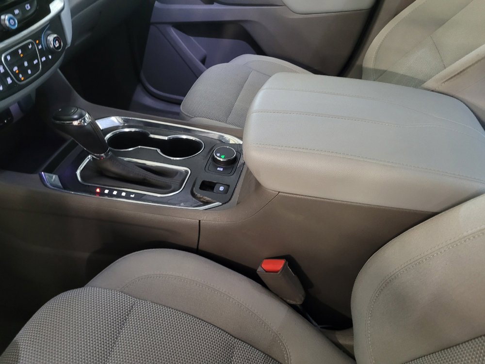 Used 2018 Chevrolet Traverse LT FWD image 26