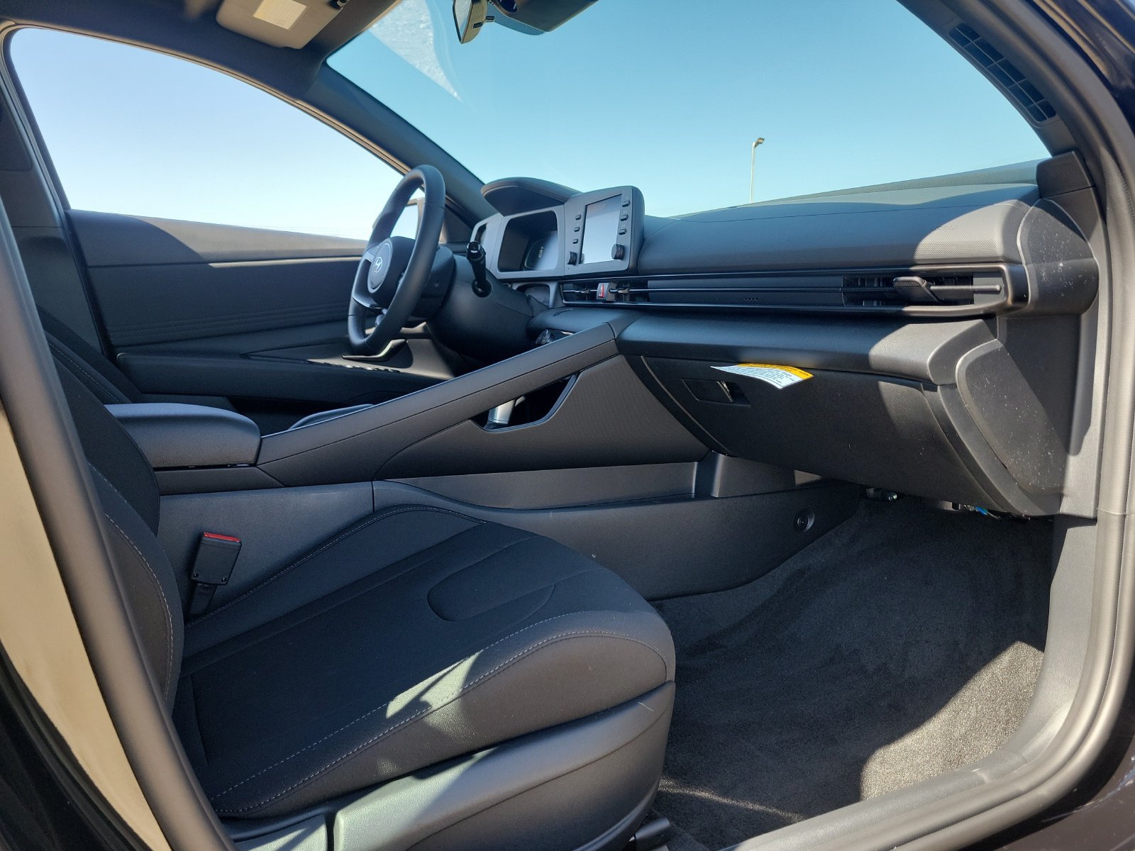 New 2026 Hyundai Elantra SEL Sport FWD image 17