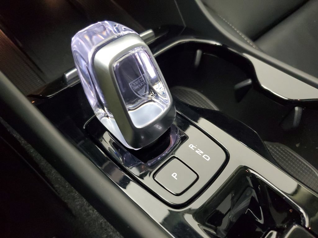 Certified 2024 Volvo XC40 B5 Ultimate w/ Protection Package Premier AWD/4WD image 31