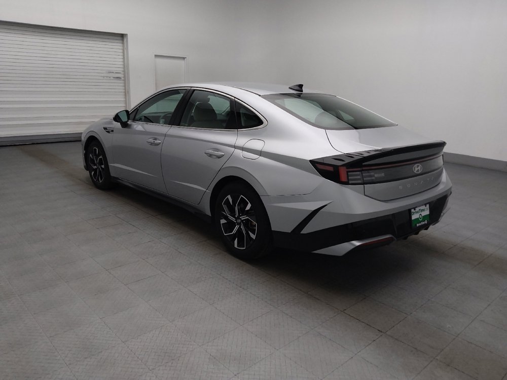 Used 2025 Hyundai Sonata SEL FWD image 3