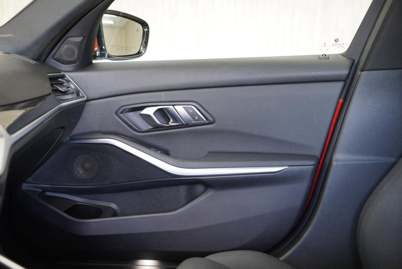 Used 2020 BMW 330i xDrive 330i xDrive Sedan North Americ w/ Convenience Package image 31