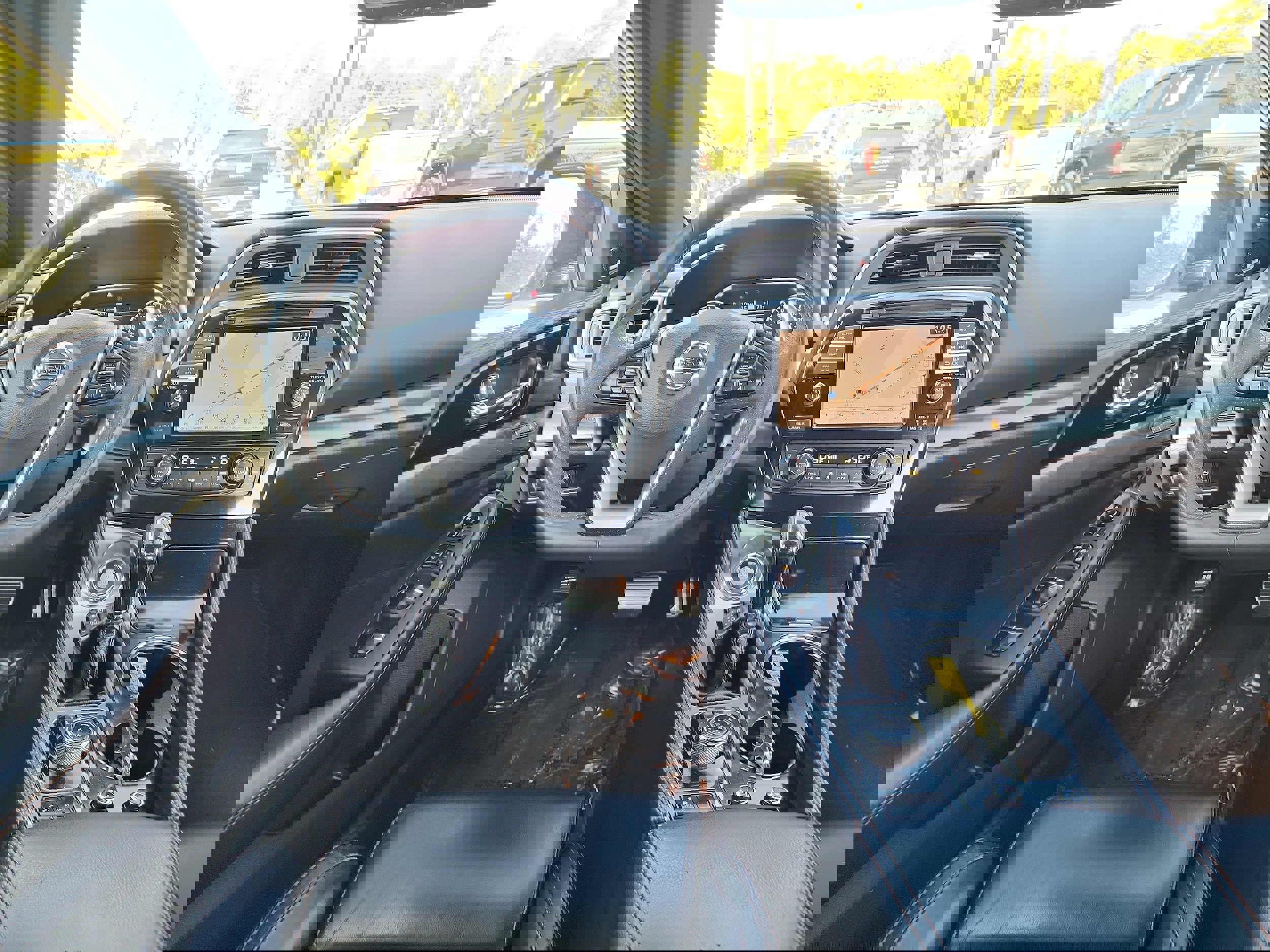 Used 2019 Nissan Maxima SR w/ Premium Package image 10