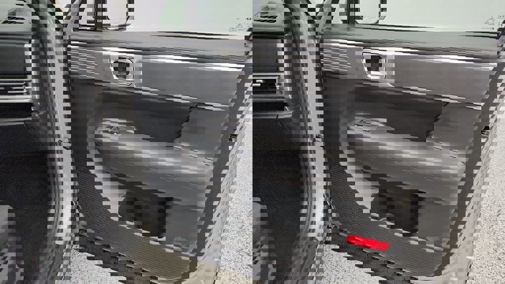 Used 2025 Hyundai Santa Fe SE image 24