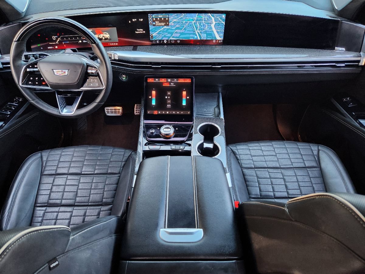Used 2025 Cadillac Escalade ESV V AWD/4WD image 48