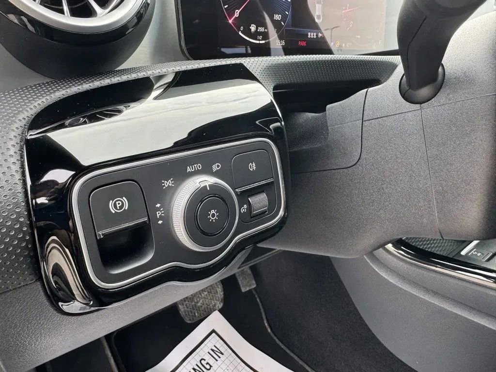 Used 2025 Mercedes-Benz CLA 250 CLA 250 image 28