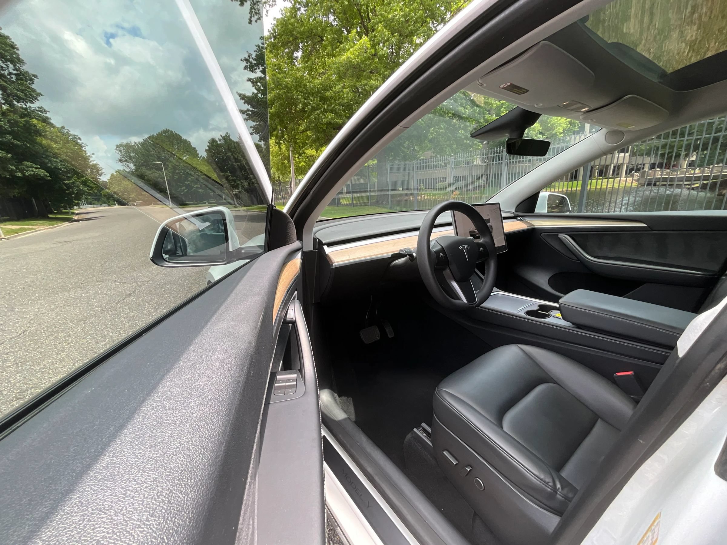 Used 2023 Tesla Model Y Long Range AWD/4WD image 10