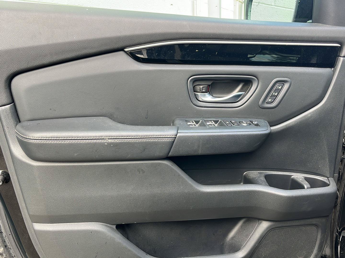 Certified 2025 Honda Pilot EX-L image 5