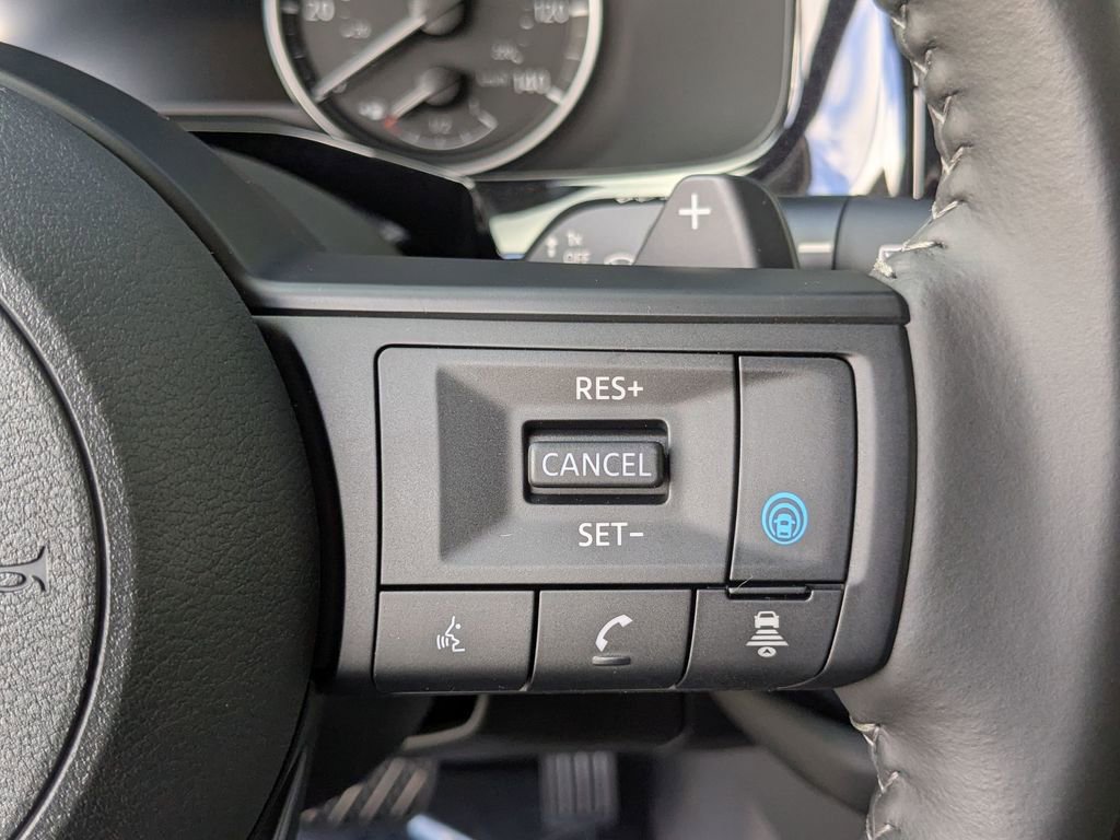 New 2025 Nissan Pathfinder SV image 17