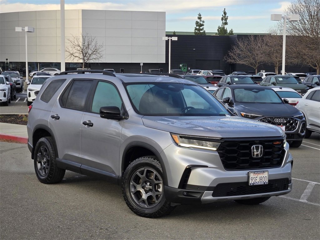 Used 2025 Honda Pilot TrailSport