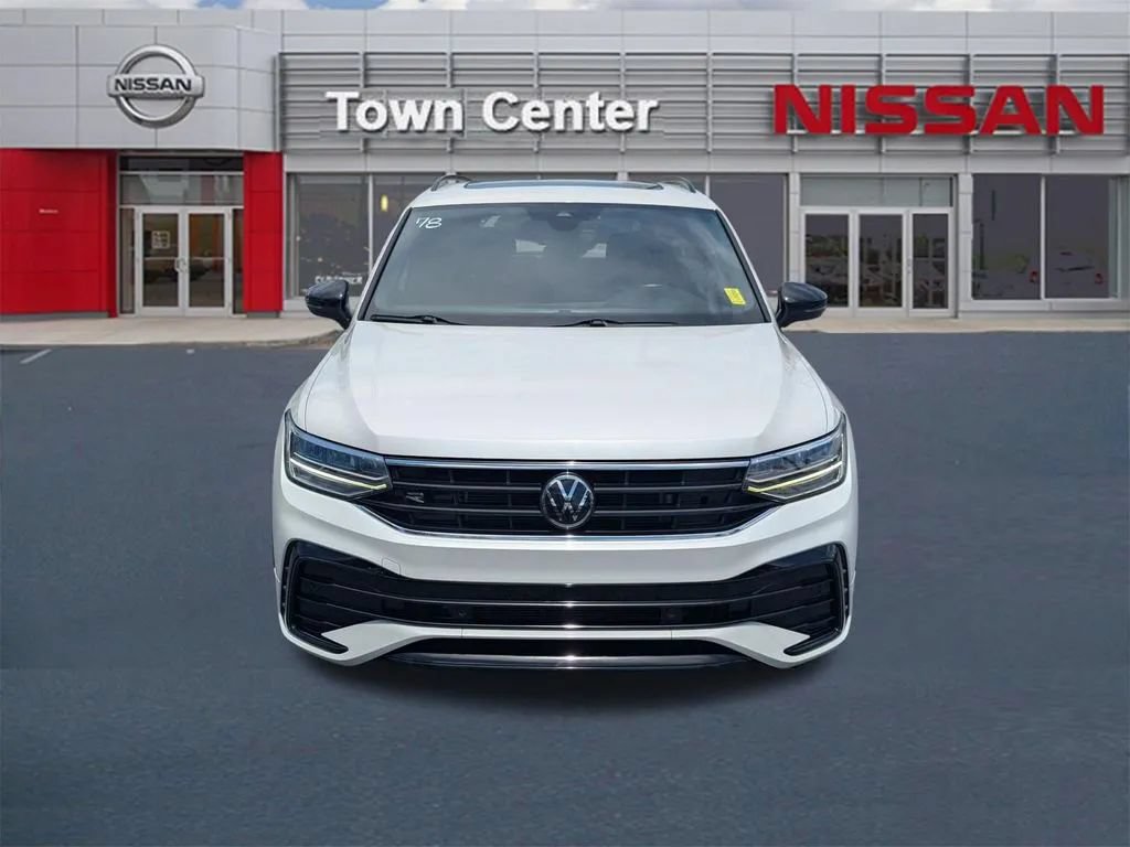 Used 2022 Volkswagen Tiguan SE R-Line FWD image 2