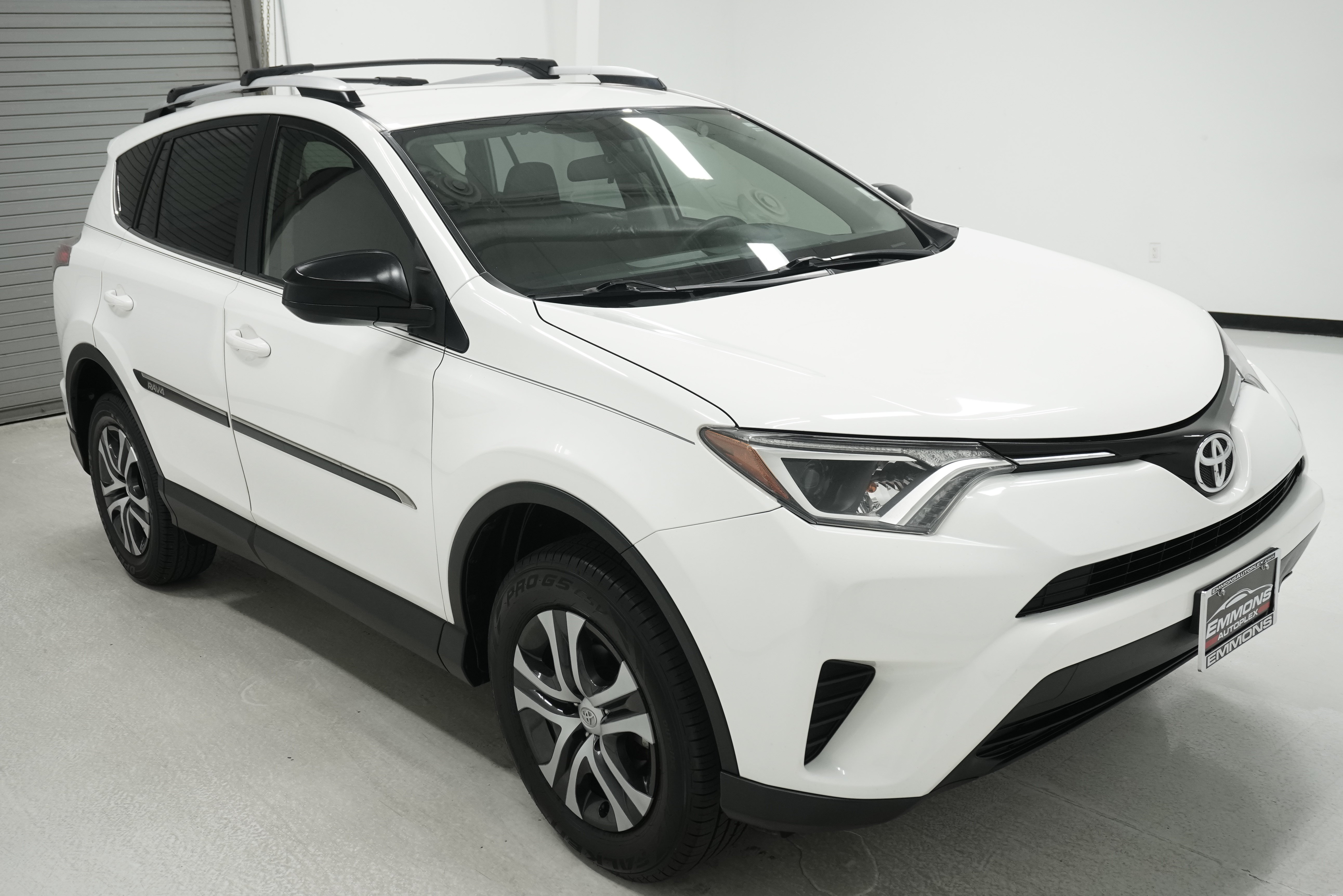 Used 2016 Toyota RAV4 LE FWD image 3