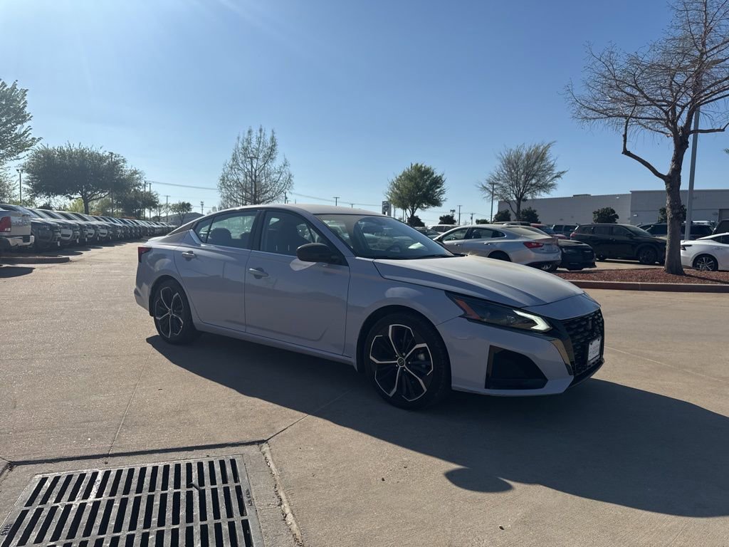 Certified 2024 Nissan Altima 2.5 SR image 8