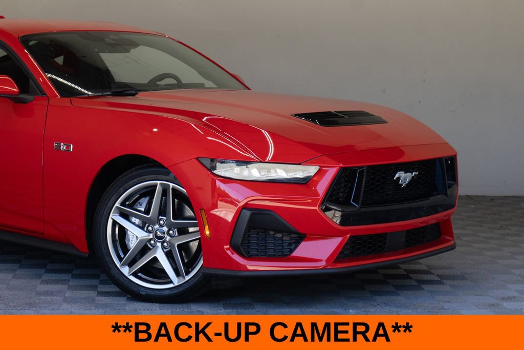 Used 2025 Ford Mustang GT RWD image 3
