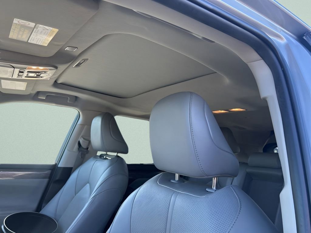 Used 2023 Toyota Highlander Limited image 18