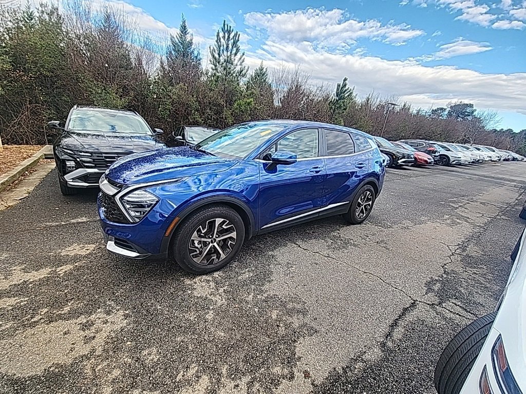 Used 2024 Kia Sportage EX image 1