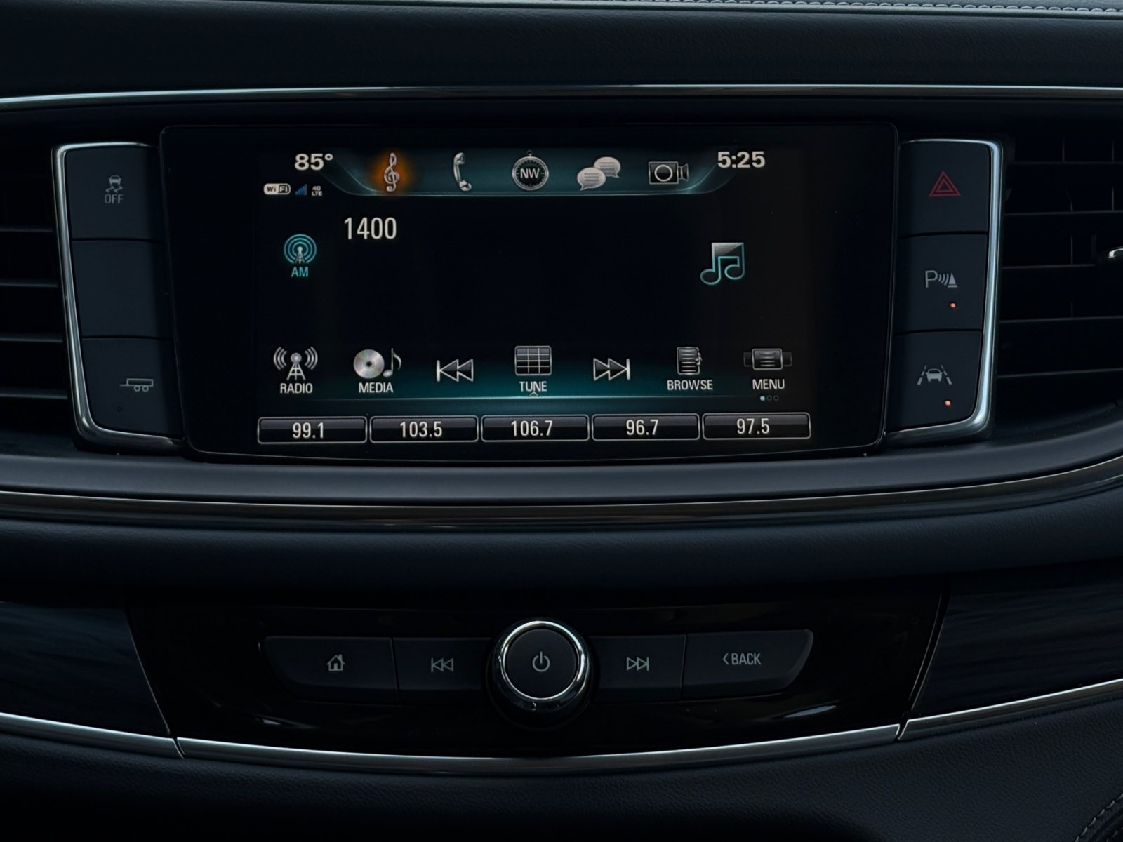 Used 2018 Buick Enclave Premium w/ Experience Buick Package FWD image 16