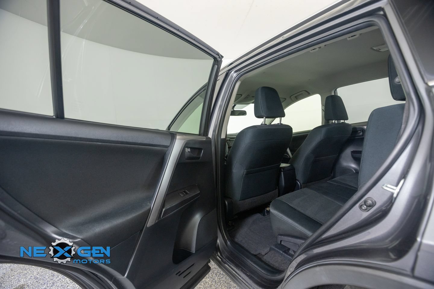 Used 2016 Toyota RAV4 LE FWD image 24