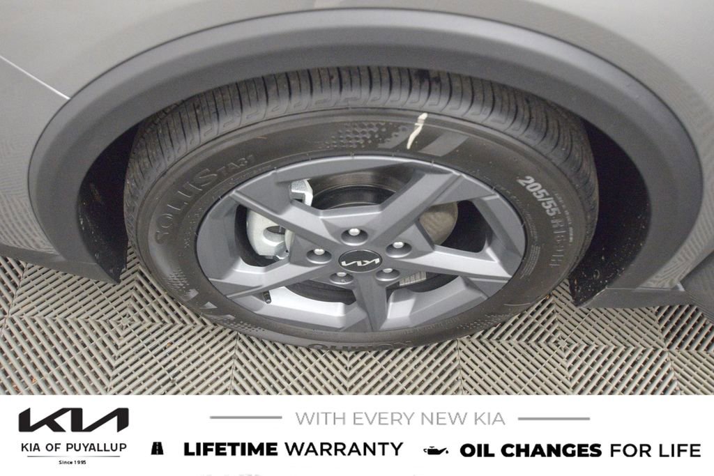 New 2025 Kia K4 LXS image 21