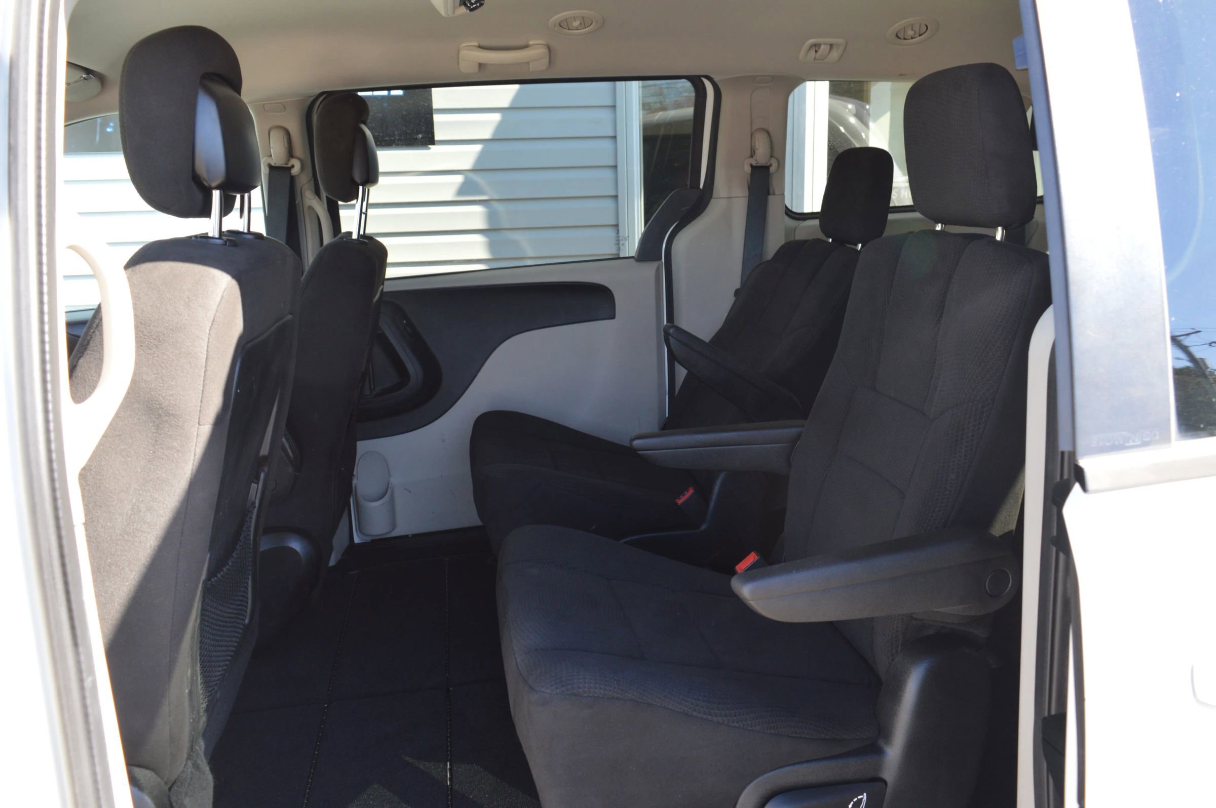 Used 2013 Dodge Grand Caravan SE image 14