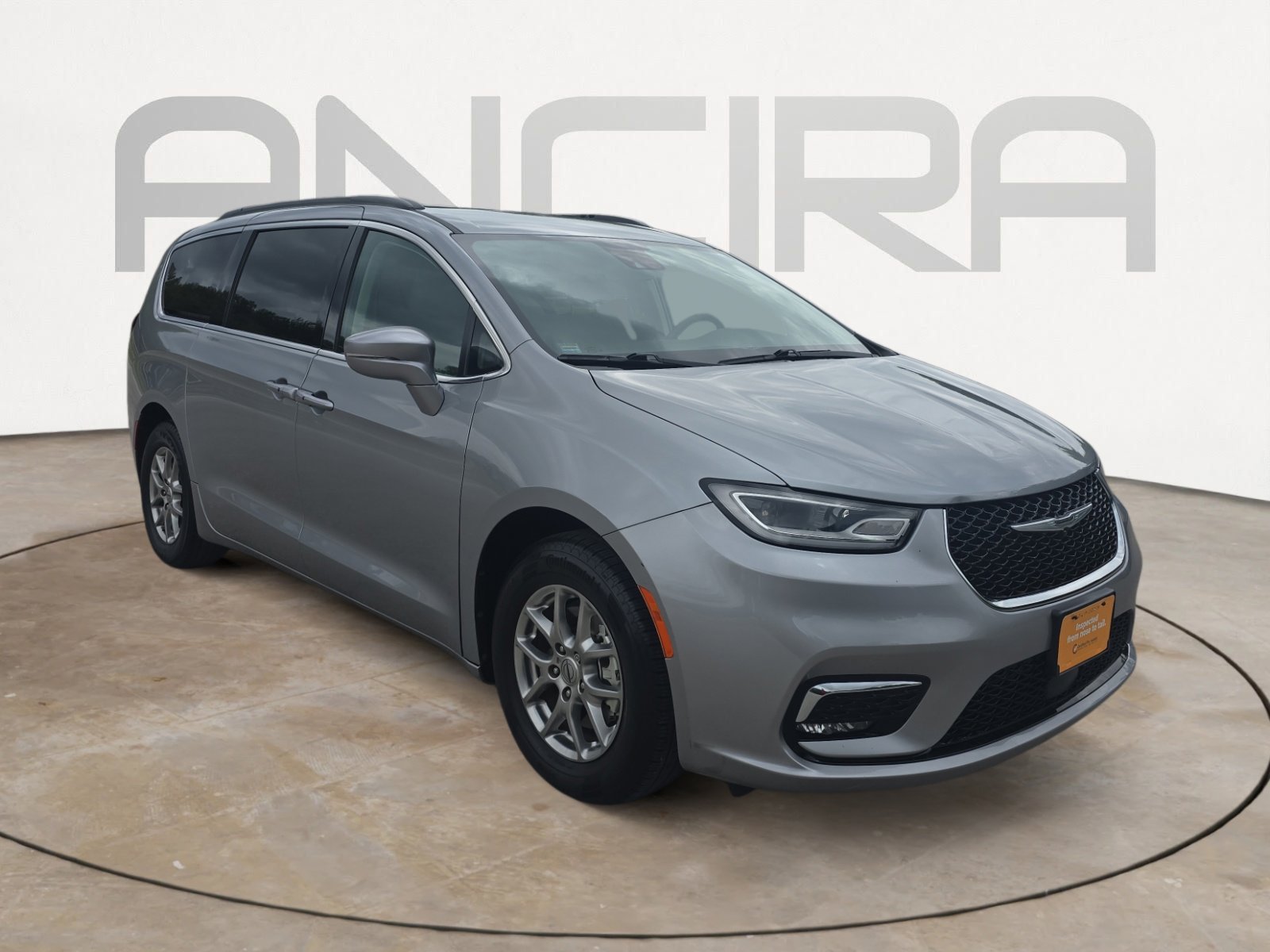 Used 2021 Chrysler Pacifica Touring image 4