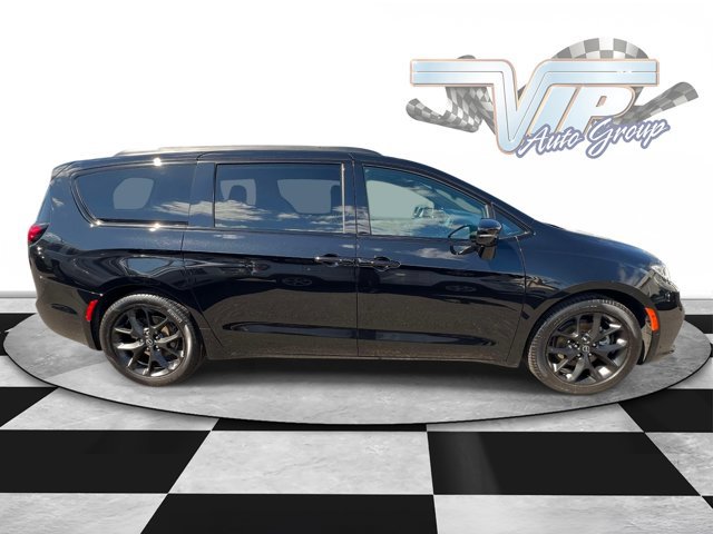 Used 2026 Chrysler Pacifica Limited w/ S Appearance Package FWD image 3