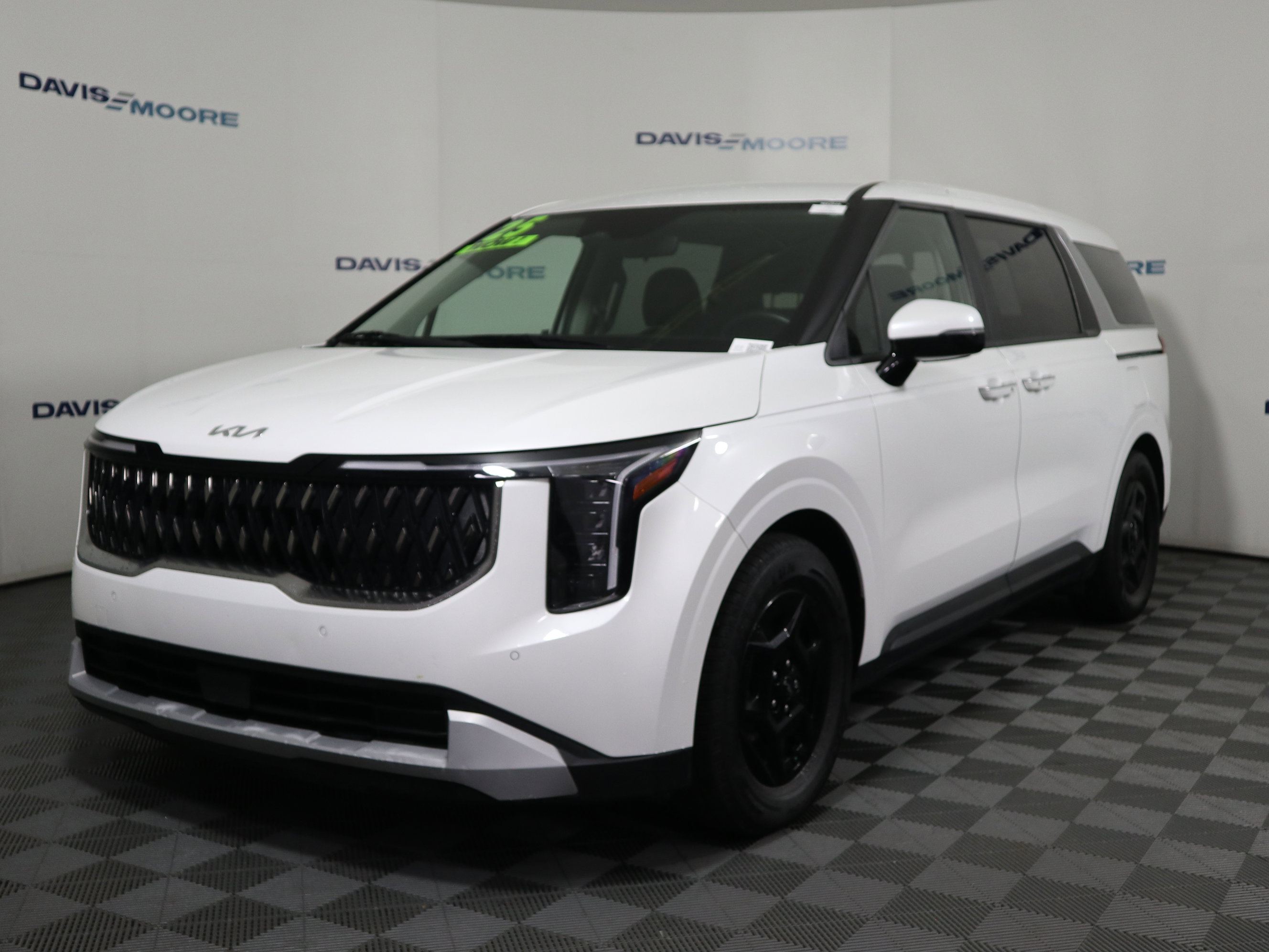 Used 2025 Kia Carnival image 11