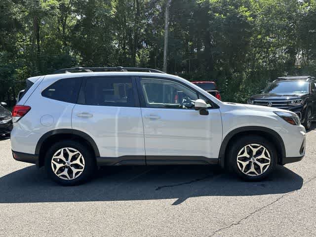Used 2019 Subaru Forester Premium AWD/4WD image 3