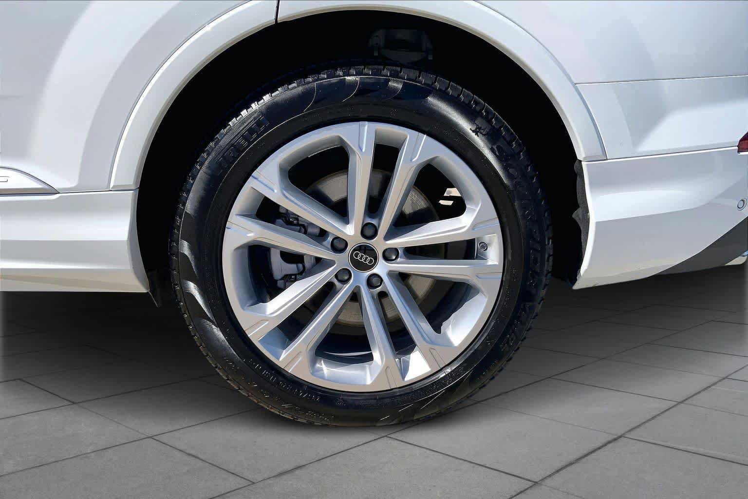 Used 2025 Audi Q7 3.0T Premium Plus image 11