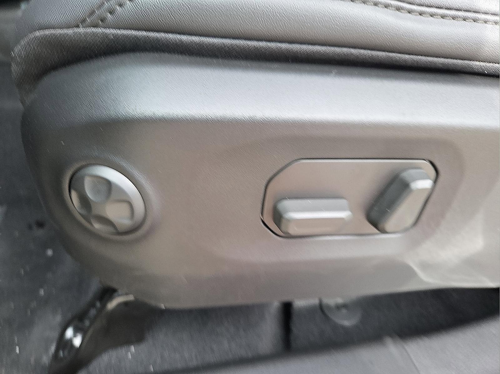 New 2026 Jeep Wrangler Unlimited Rubicon w/ Safety Group image 12