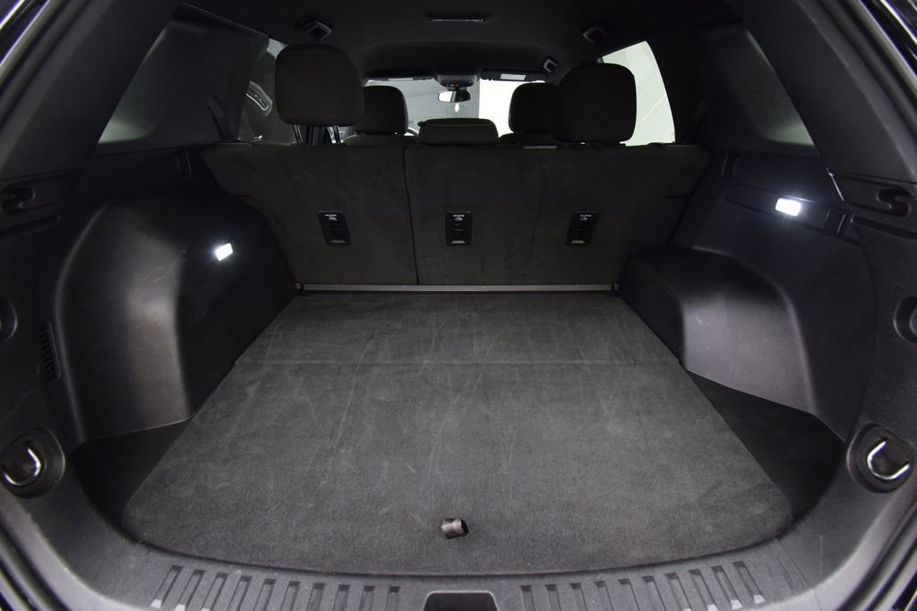 Used 2025 GMC Terrain Elevation image 26
