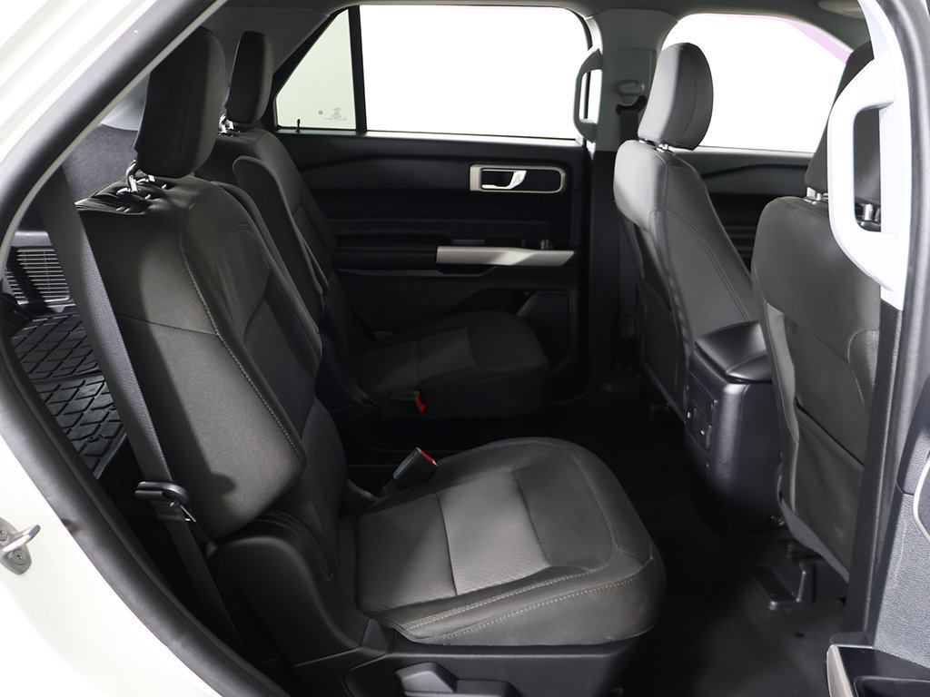 Used 2024 Ford Explorer XLT AWD/4WD image 34