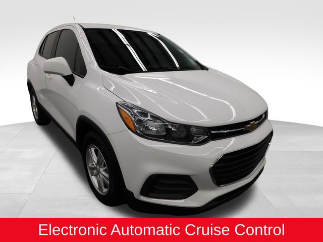 Used 2022 Chevrolet Trax LS w/ Tint and Cruise Package image 2