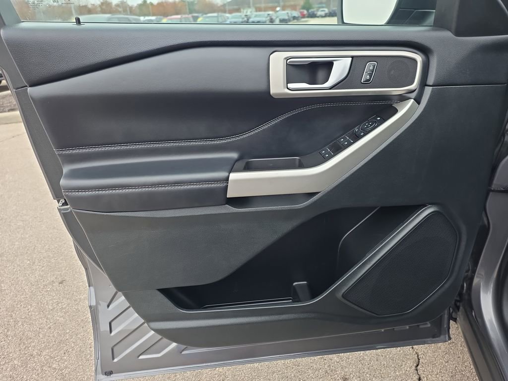 Used 2023 Ford Explorer XLT w/ Equipment Group 202A image 19