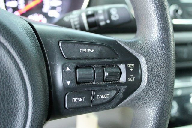 Used 2018 Kia Sedona L image 16