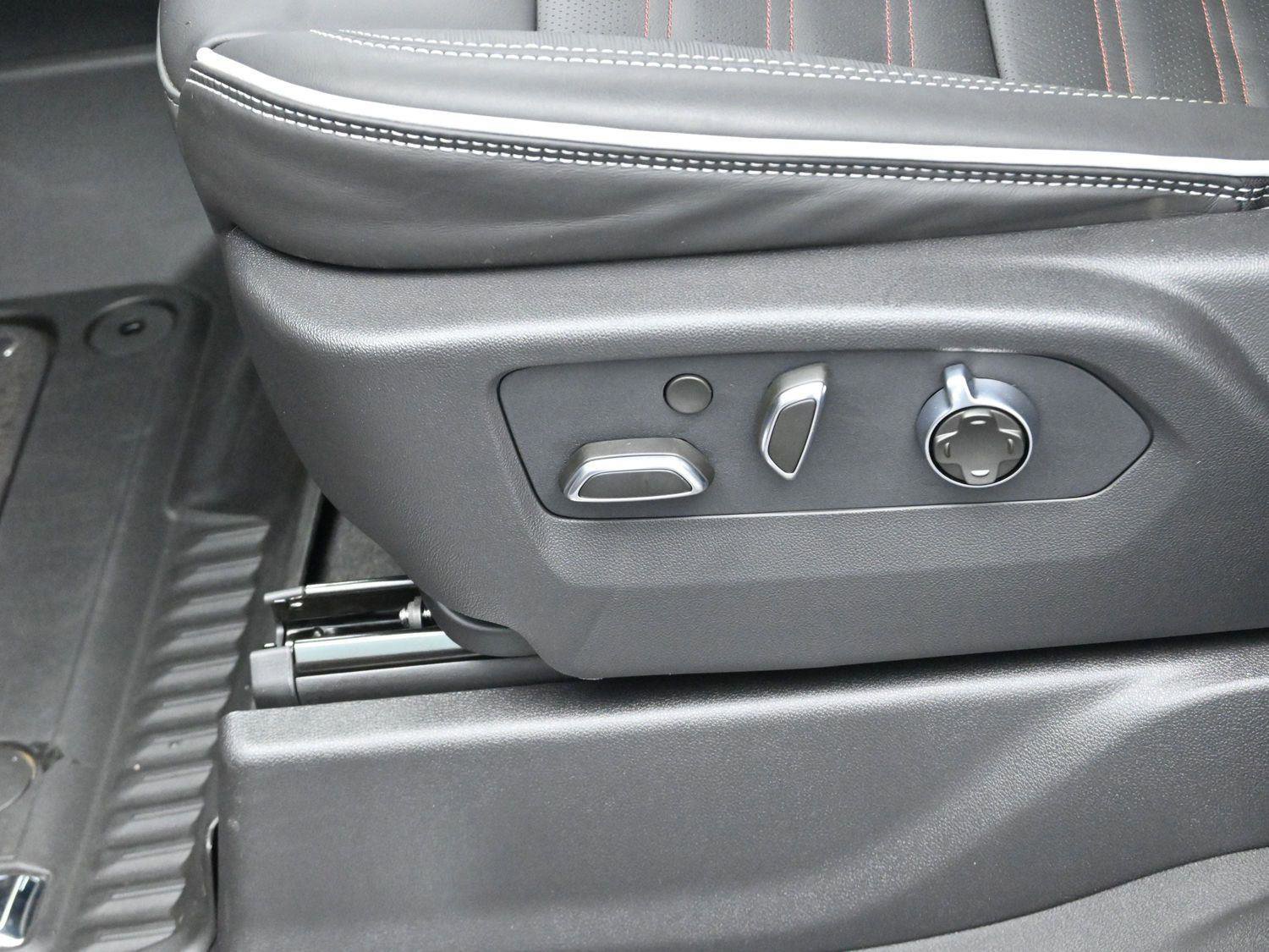 Used 2026 GMC Sierra 1500 AT4X image 14