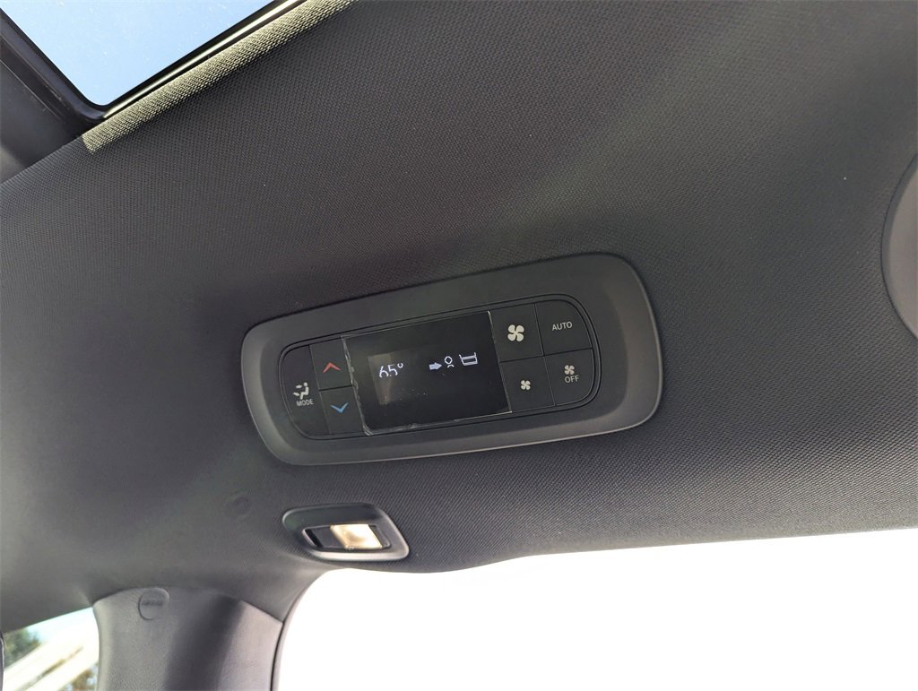 New 2026 Chrysler Pacifica Limited image 35