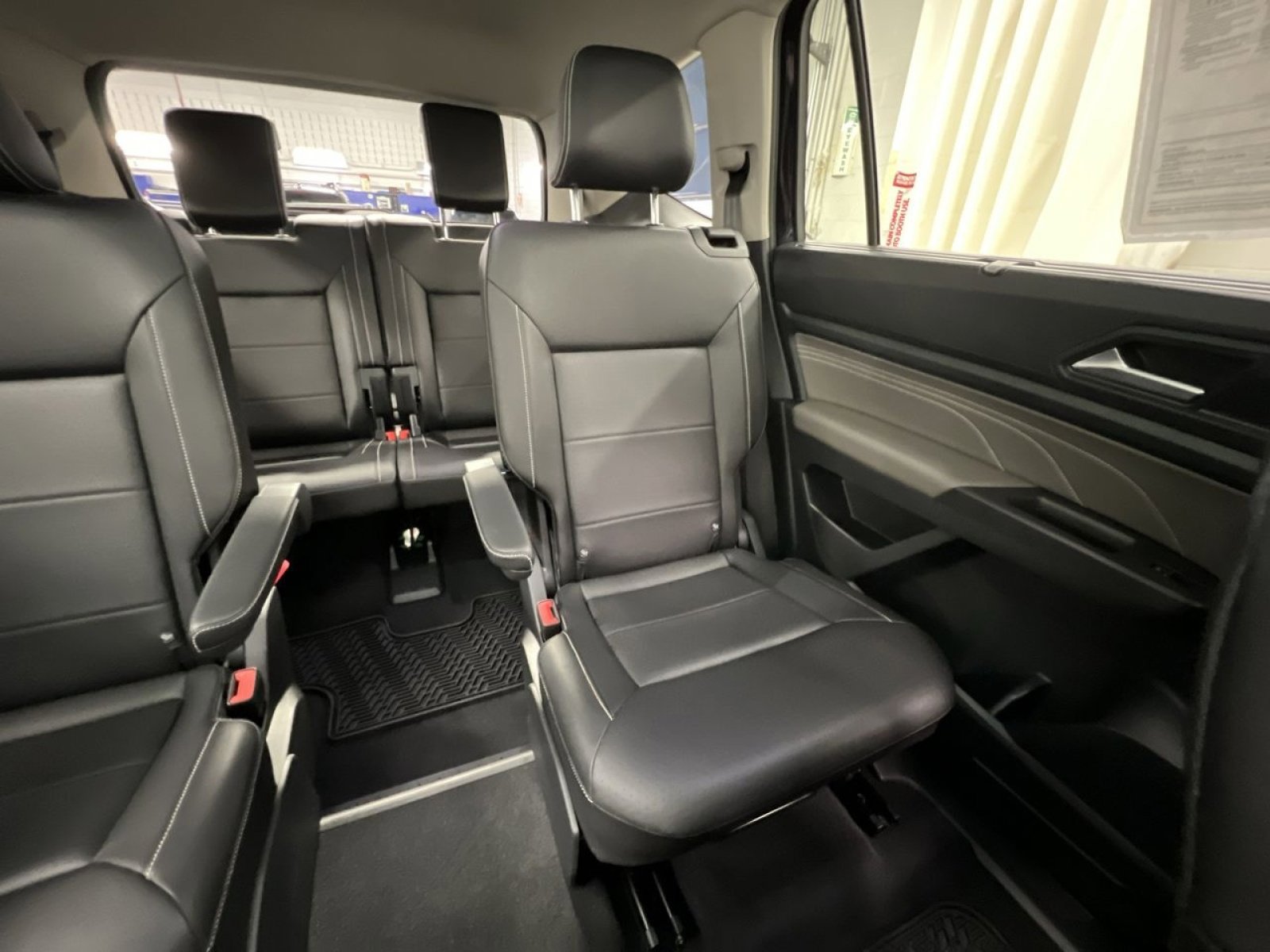 Used 2022 Volkswagen Atlas SEL R-Line image 10