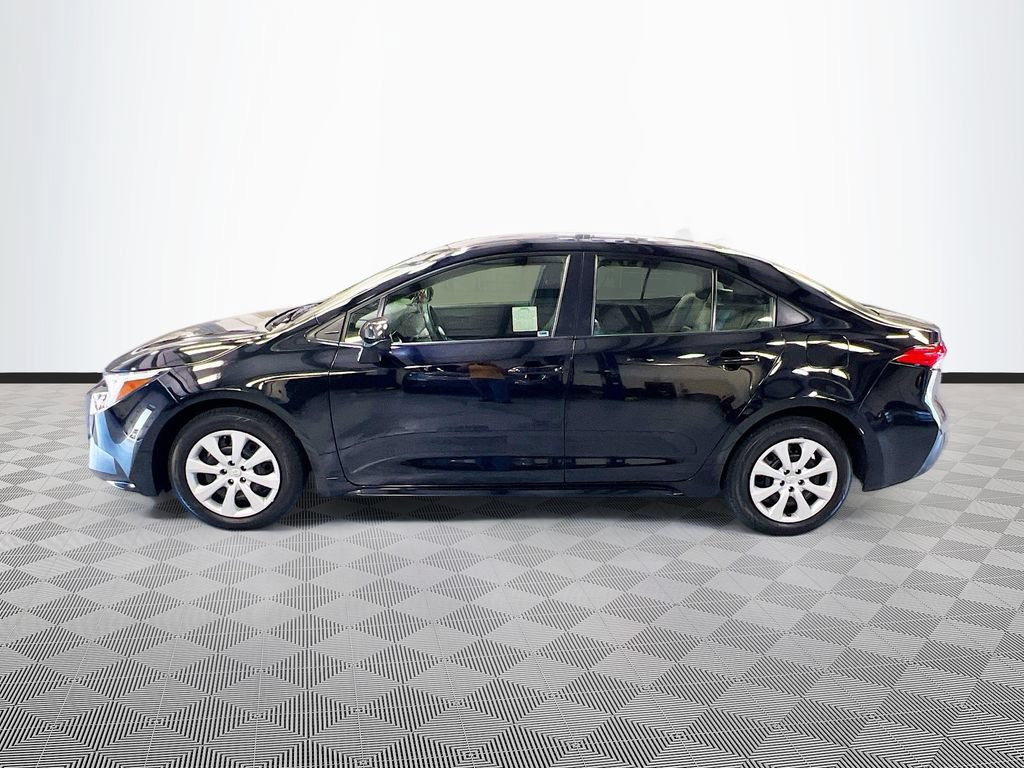 Used 2024 Toyota Corolla LE FWD image 4