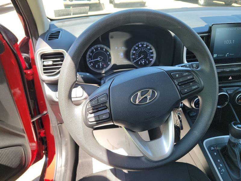 Used 2020 Hyundai Venue SEL FWD image 8