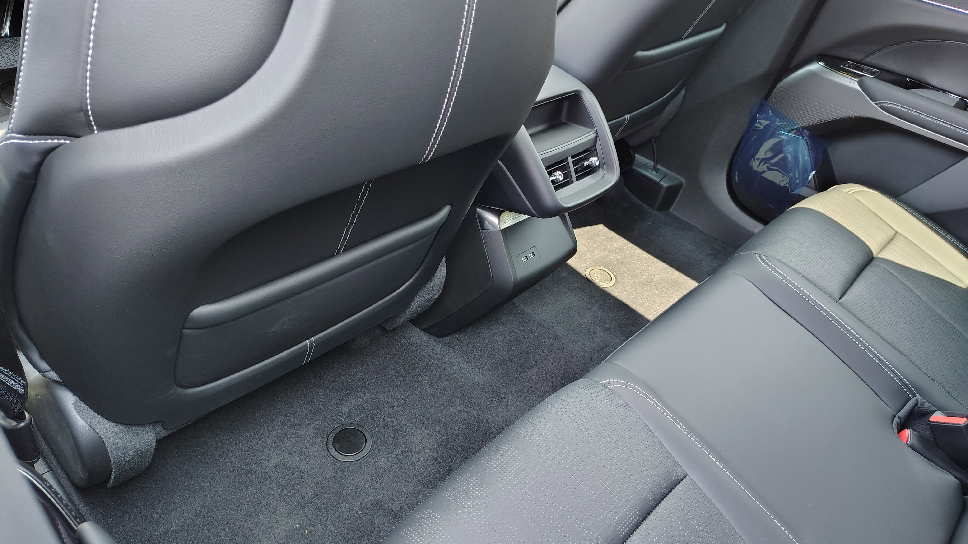 New 2025 Cadillac Lyriq Sport image 36